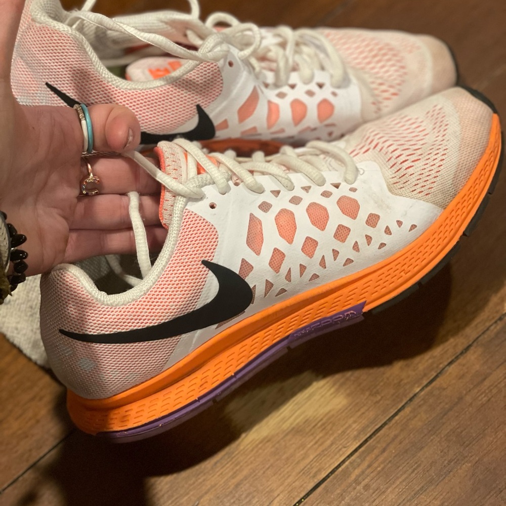 Nike tennis shoes
